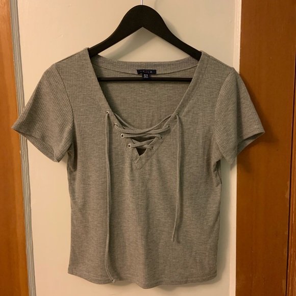 Lace-up top - Picture 1 of 1